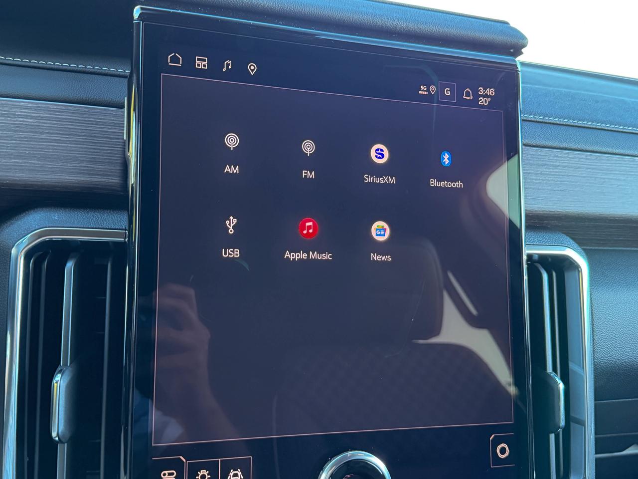 2027 GMC Acadia Denali Photo