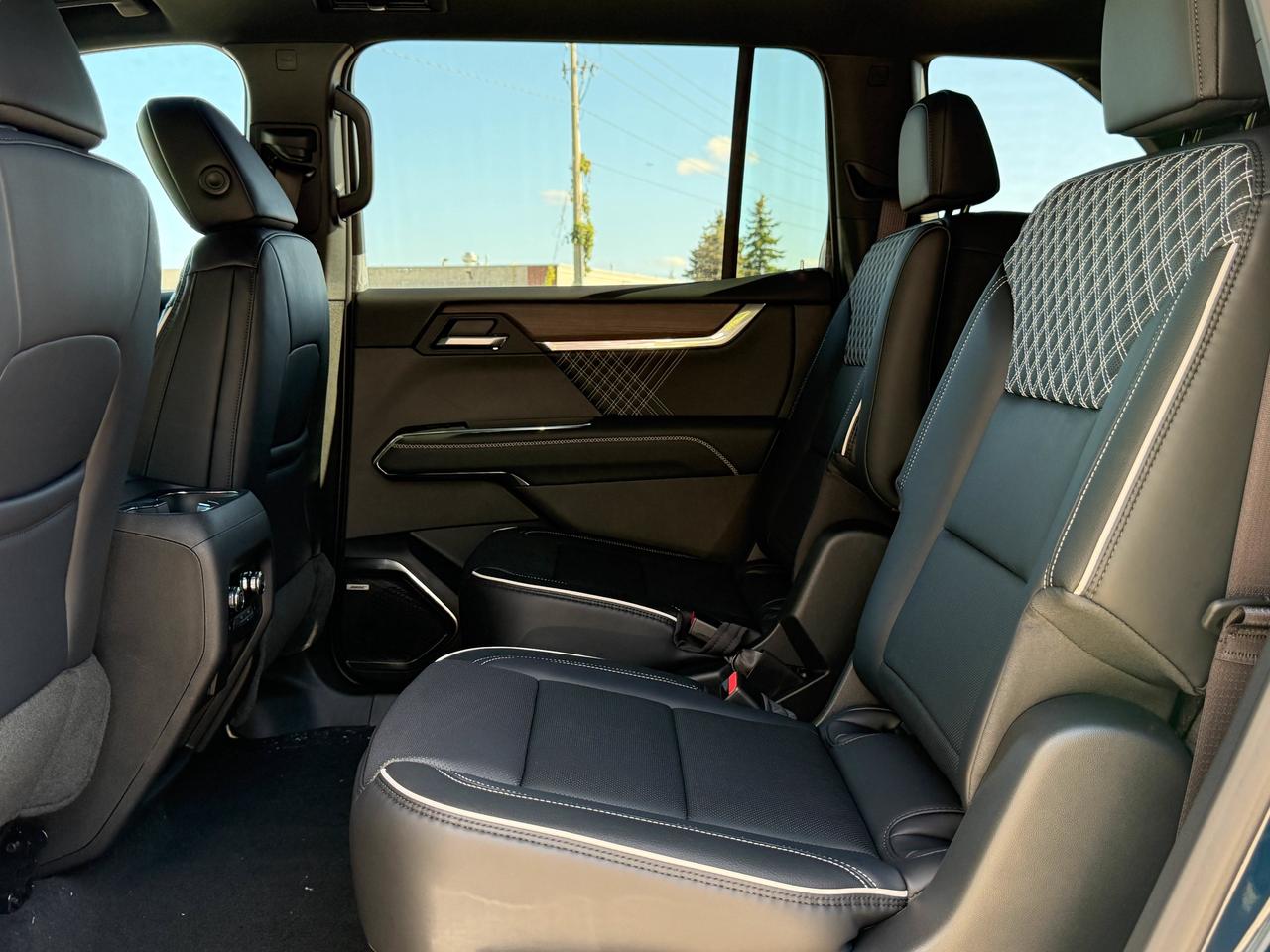 2027 GMC Acadia Denali Photo