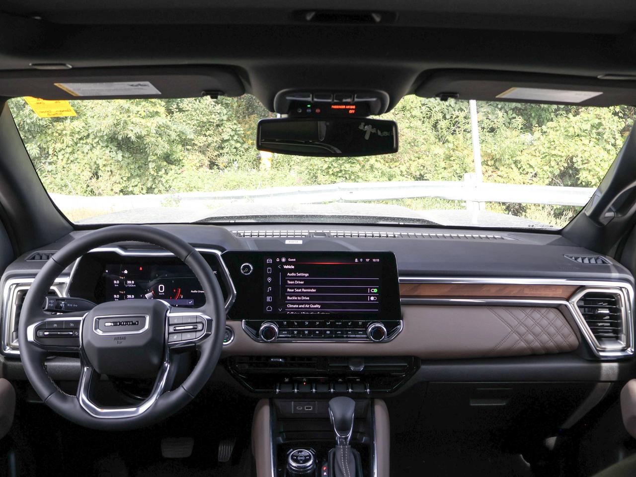 2026 GMC Canyon Denali Photo