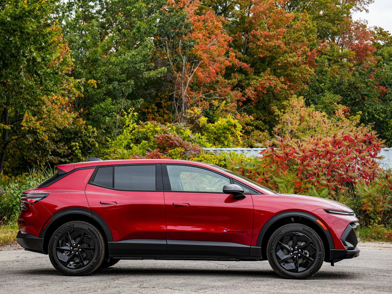 2027 Chevrolet Equinox EV LT1 w/PCY Photo2