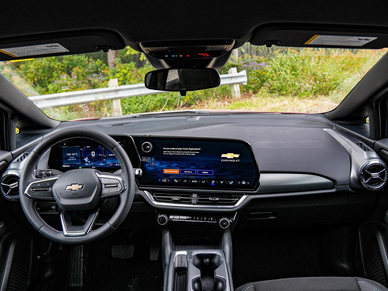 2027 Chevrolet Equinox EV LT1 w/PCY Photo