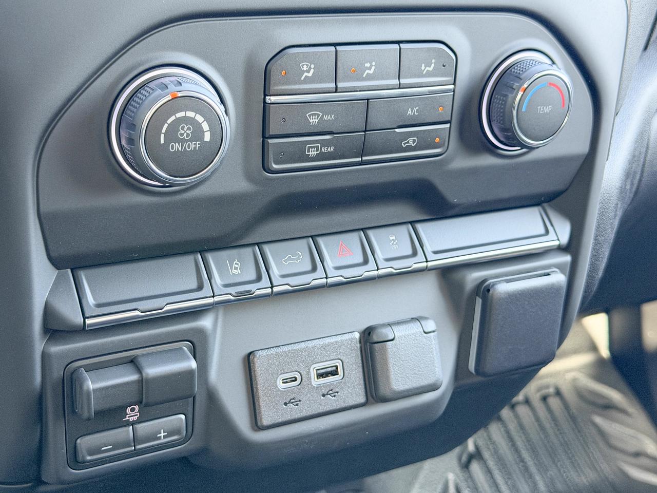 2026 Chevrolet SILVERADO 2500HD Work Truck Photo