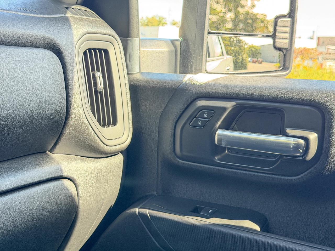 2026 Chevrolet SILVERADO 2500HD Work Truck Photo