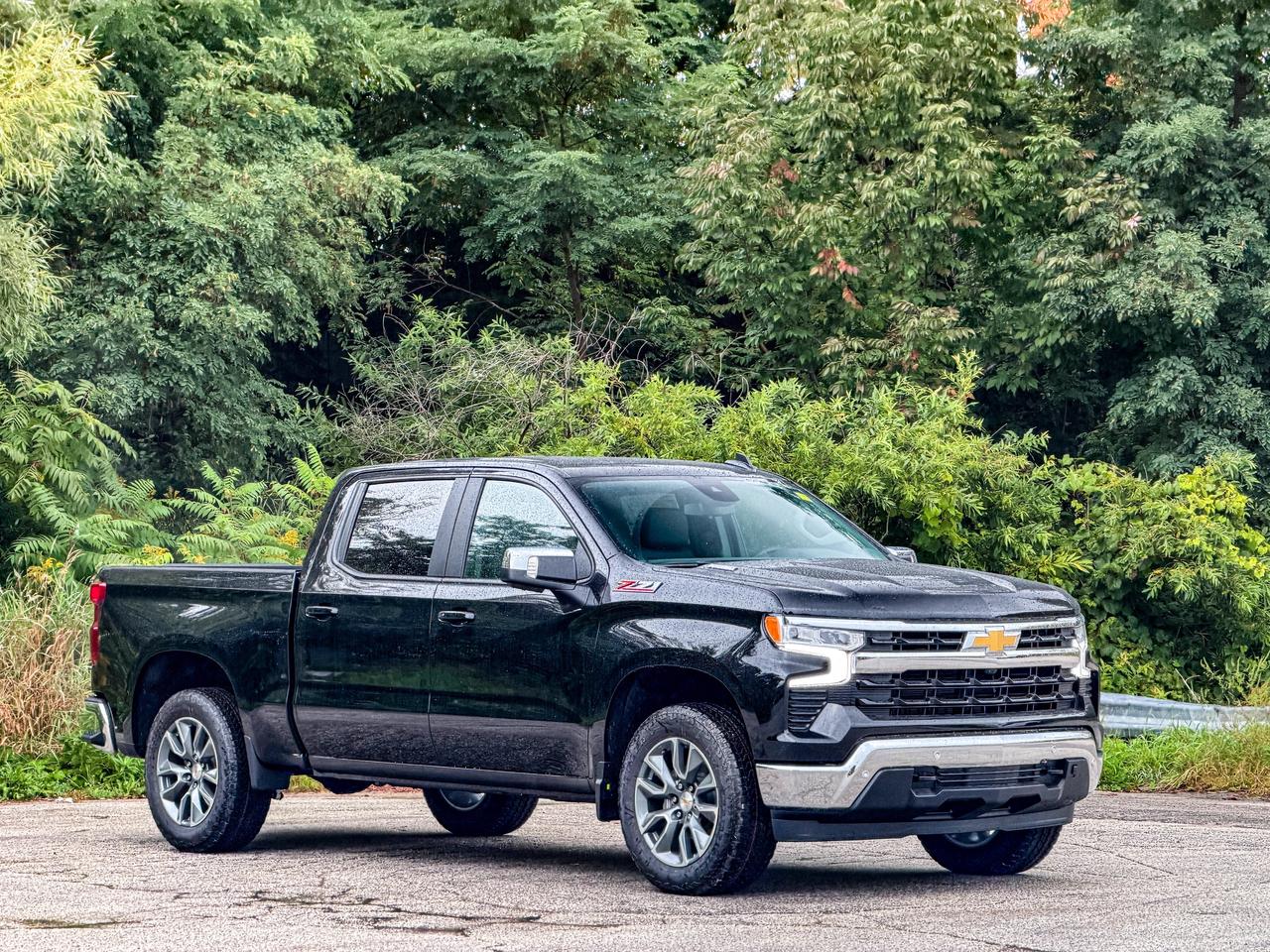 2026 Chevrolet Silverado 1500 LT Photo2