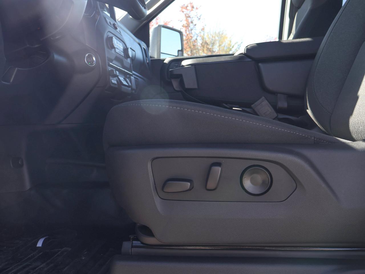 2026 Chevrolet SILVERADO 2500HD Work Truck Photo