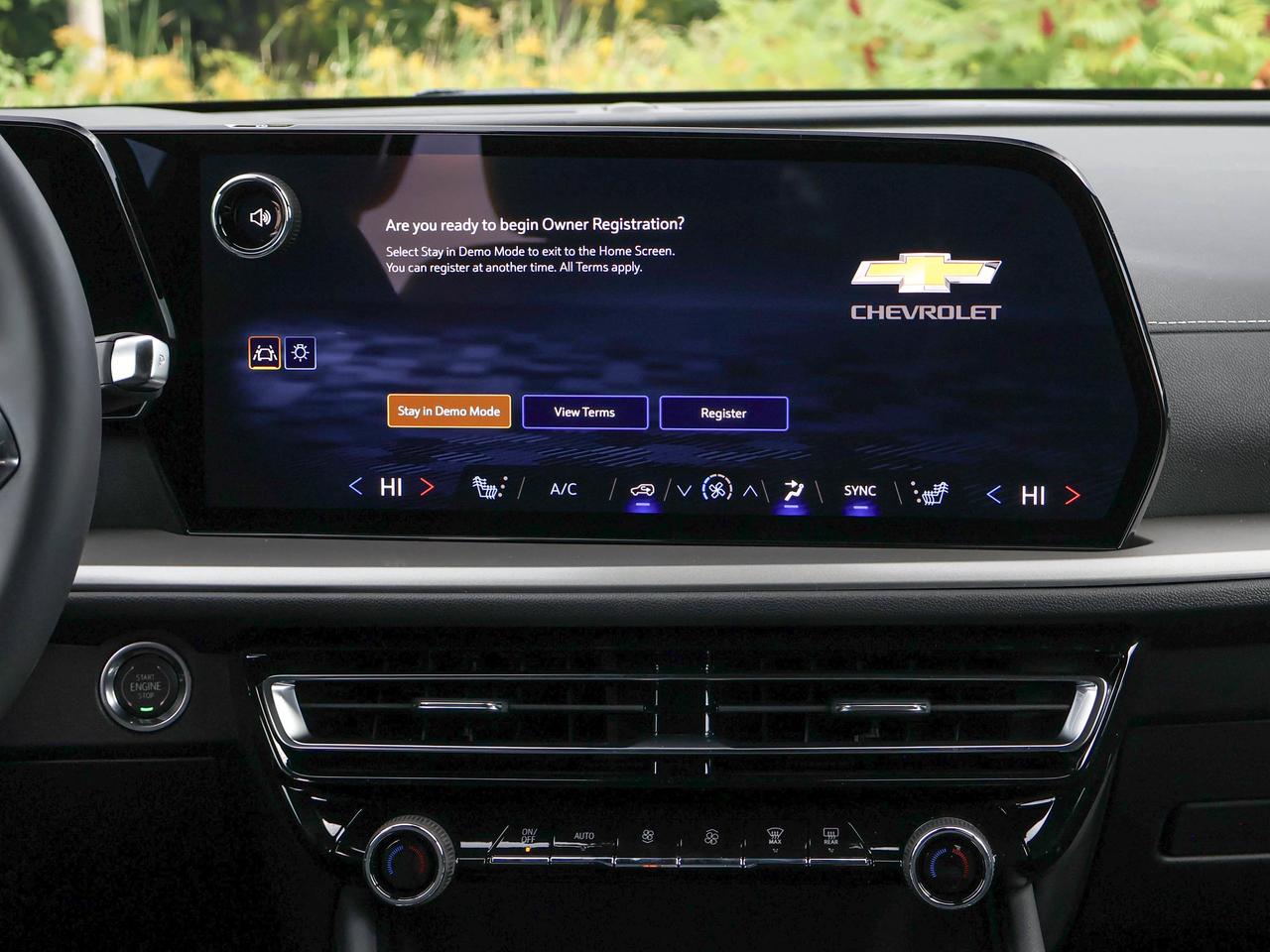 2027 Chevrolet Traverse LT Photo