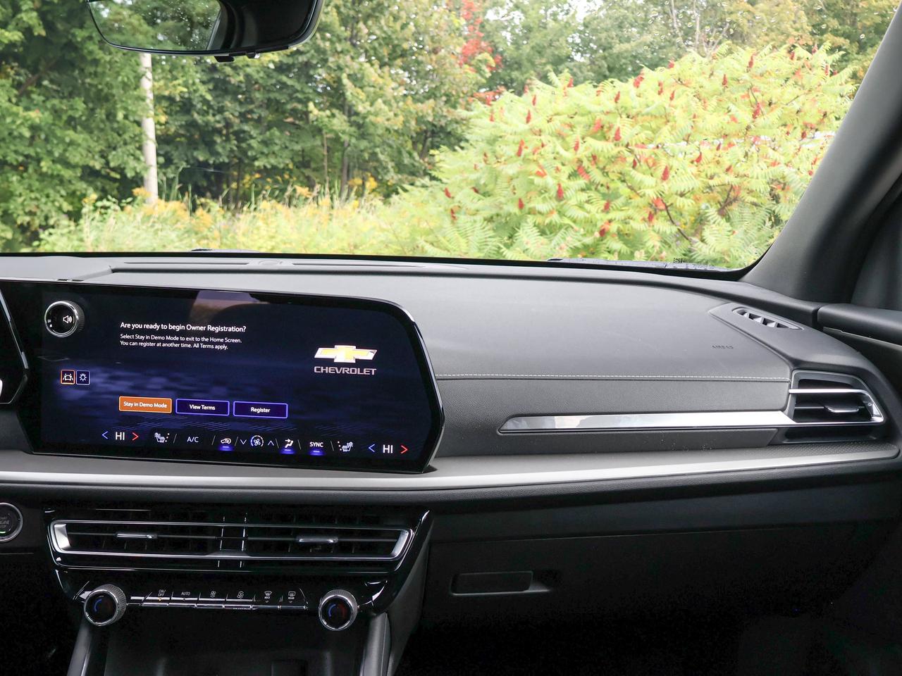 2027 Chevrolet Traverse LT Photo
