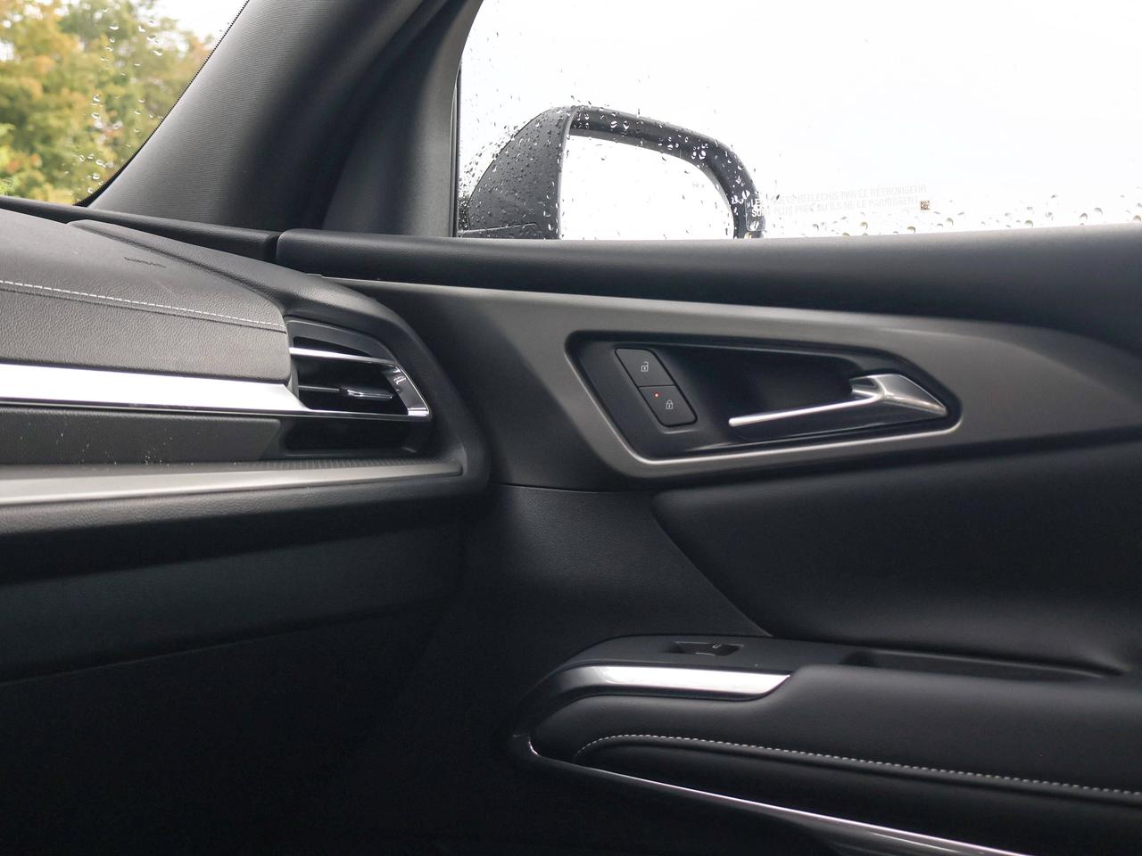 2027 Chevrolet Traverse LT Photo