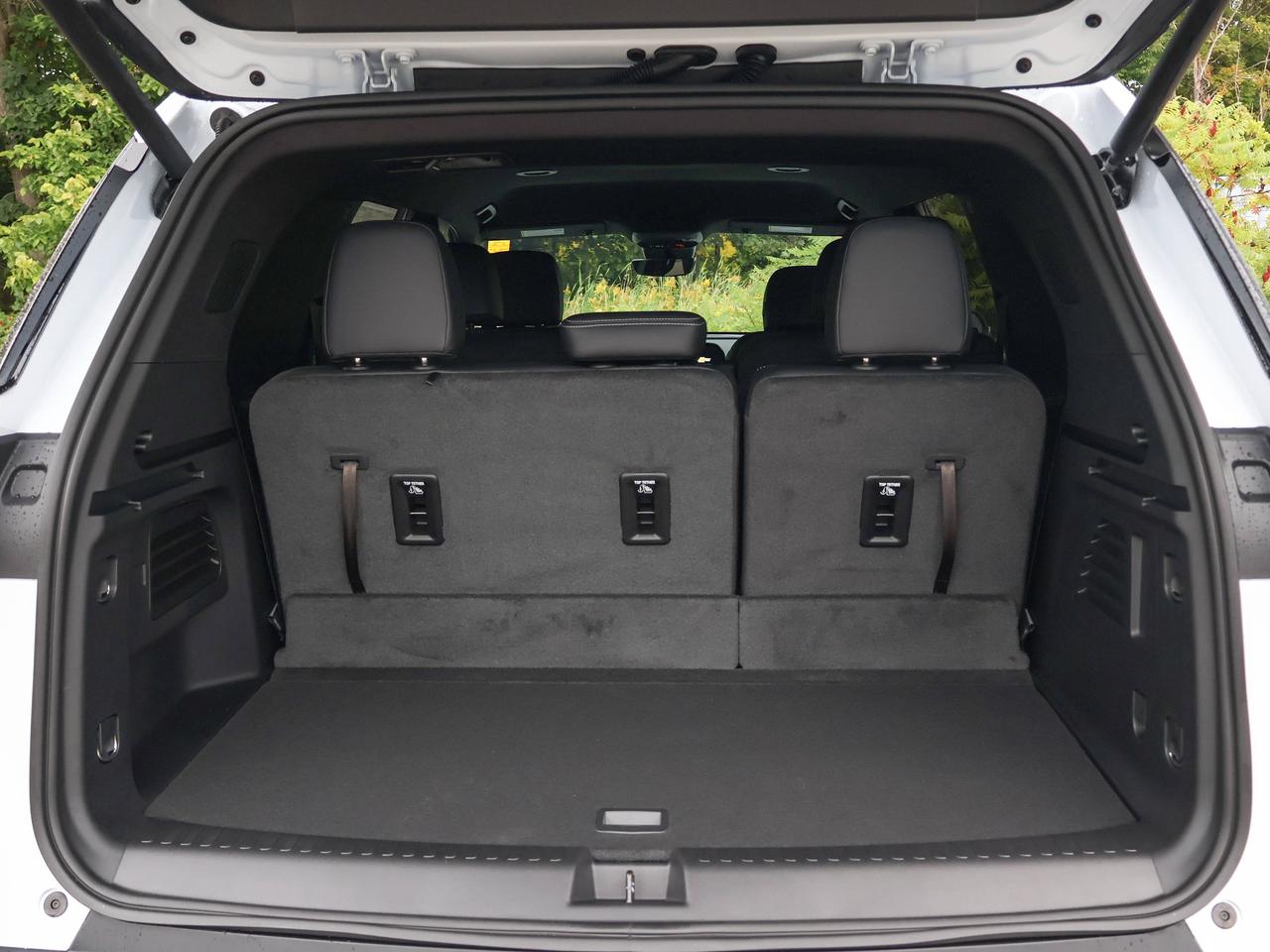2027 Chevrolet Traverse LT Photo