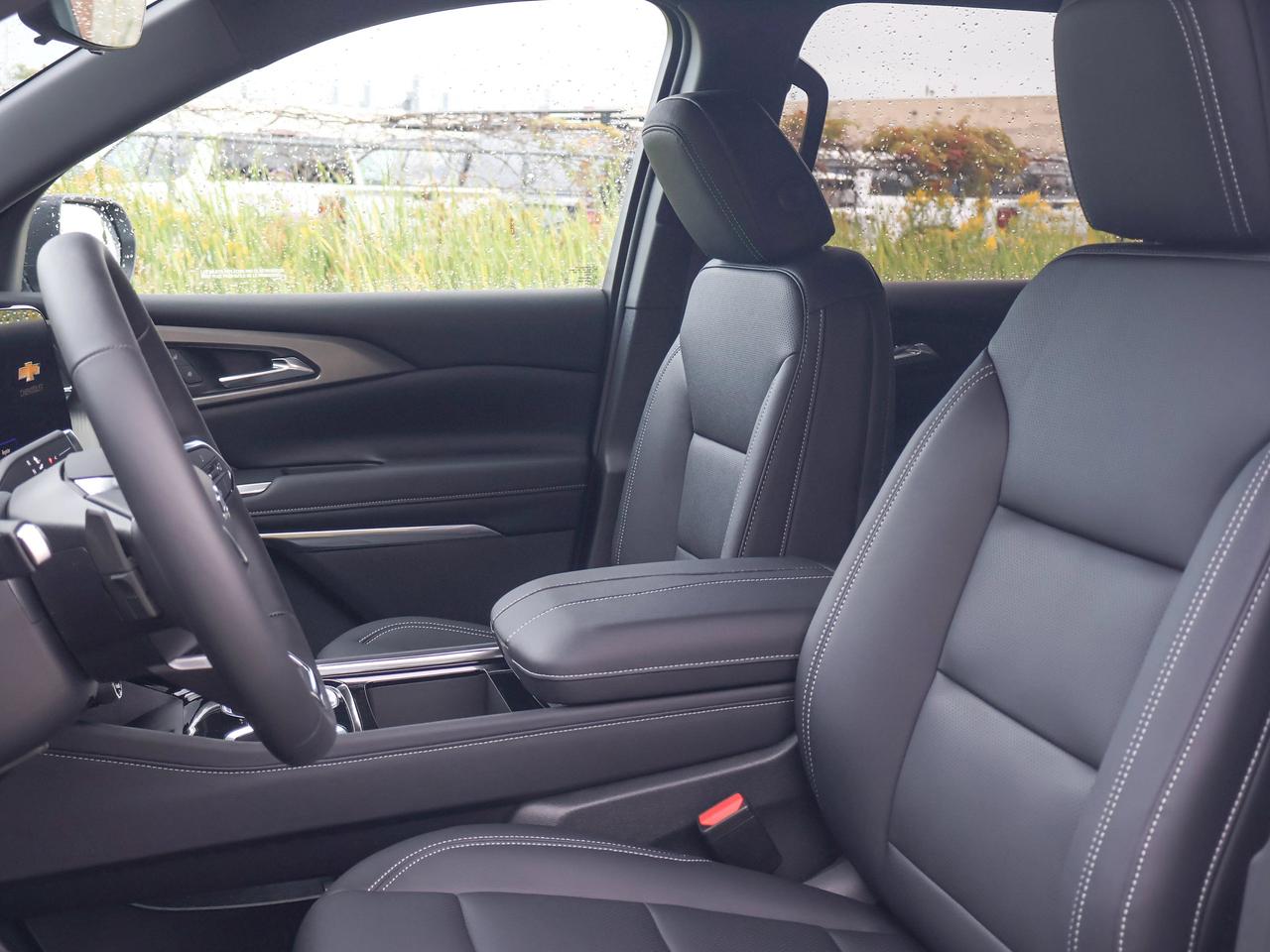 2027 Chevrolet Traverse LT Photo