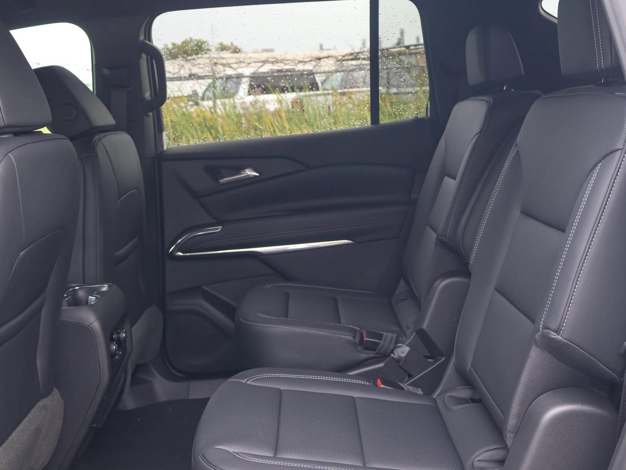 2027 Chevrolet Traverse LT Photo