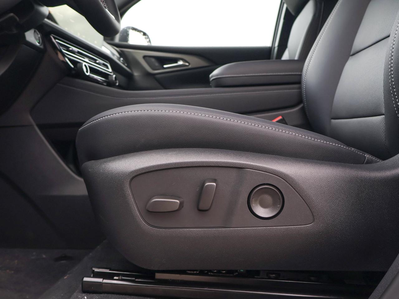 2027 Chevrolet Traverse LT Photo