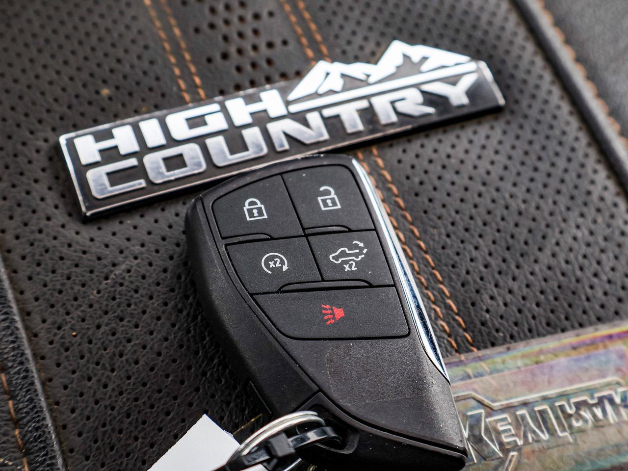 2024 Chevrolet SILVERADO 2500HD High Country Photo