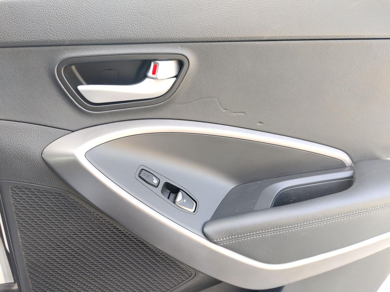 2016 Hyundai Santa Fe Sport Premium Photo
