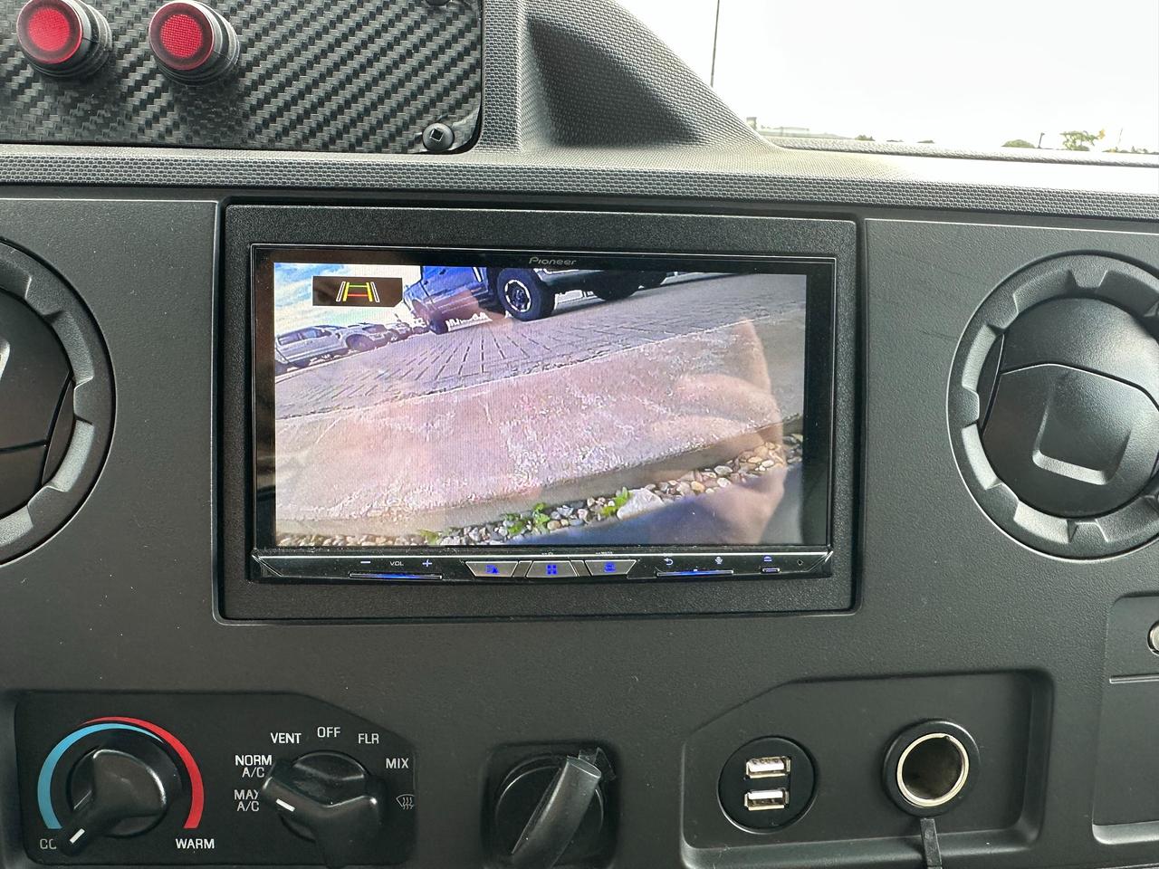 2017 Ford E450 E450 with 16' Cube Photo