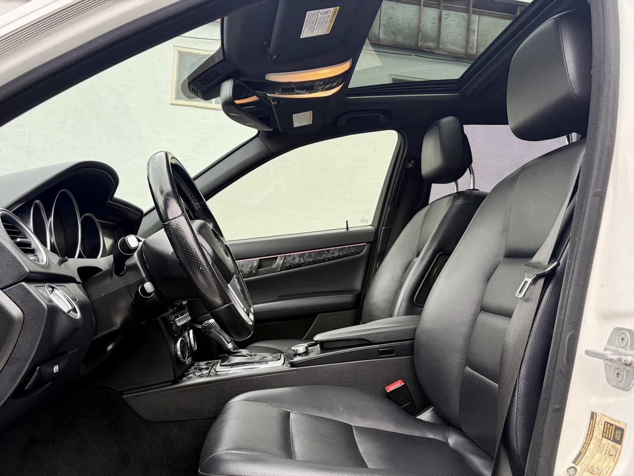 2013 Mercedes-Benz C-Class FINANCING AVAILABLE Photo9