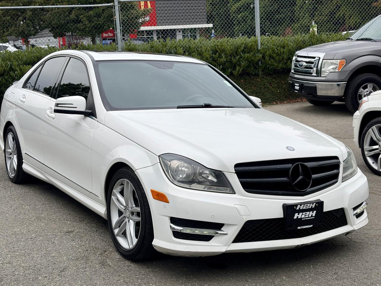 2013 Mercedes-Benz C-Class FINANCING AVAILABLE Photo3