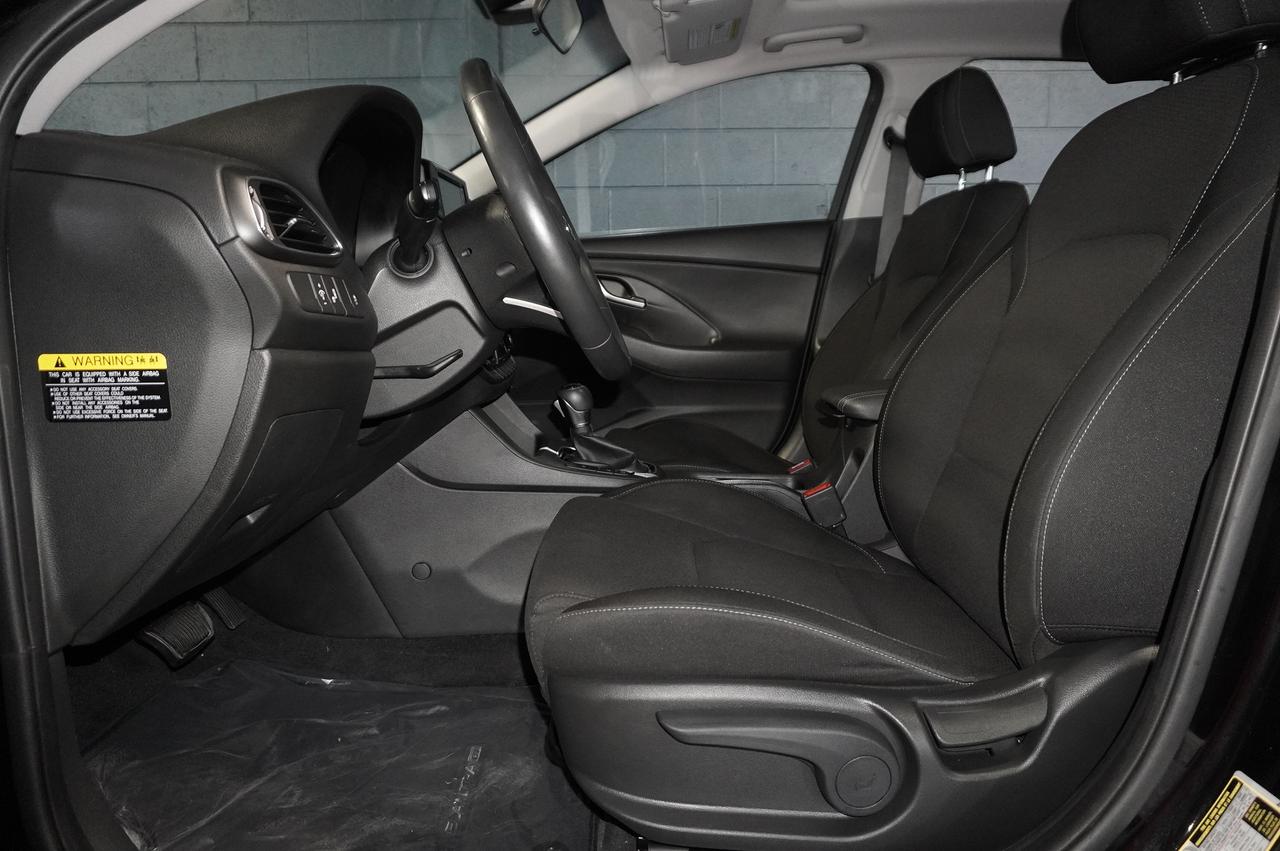 2020 Hyundai Elantra GT Luxury Auto Photo
