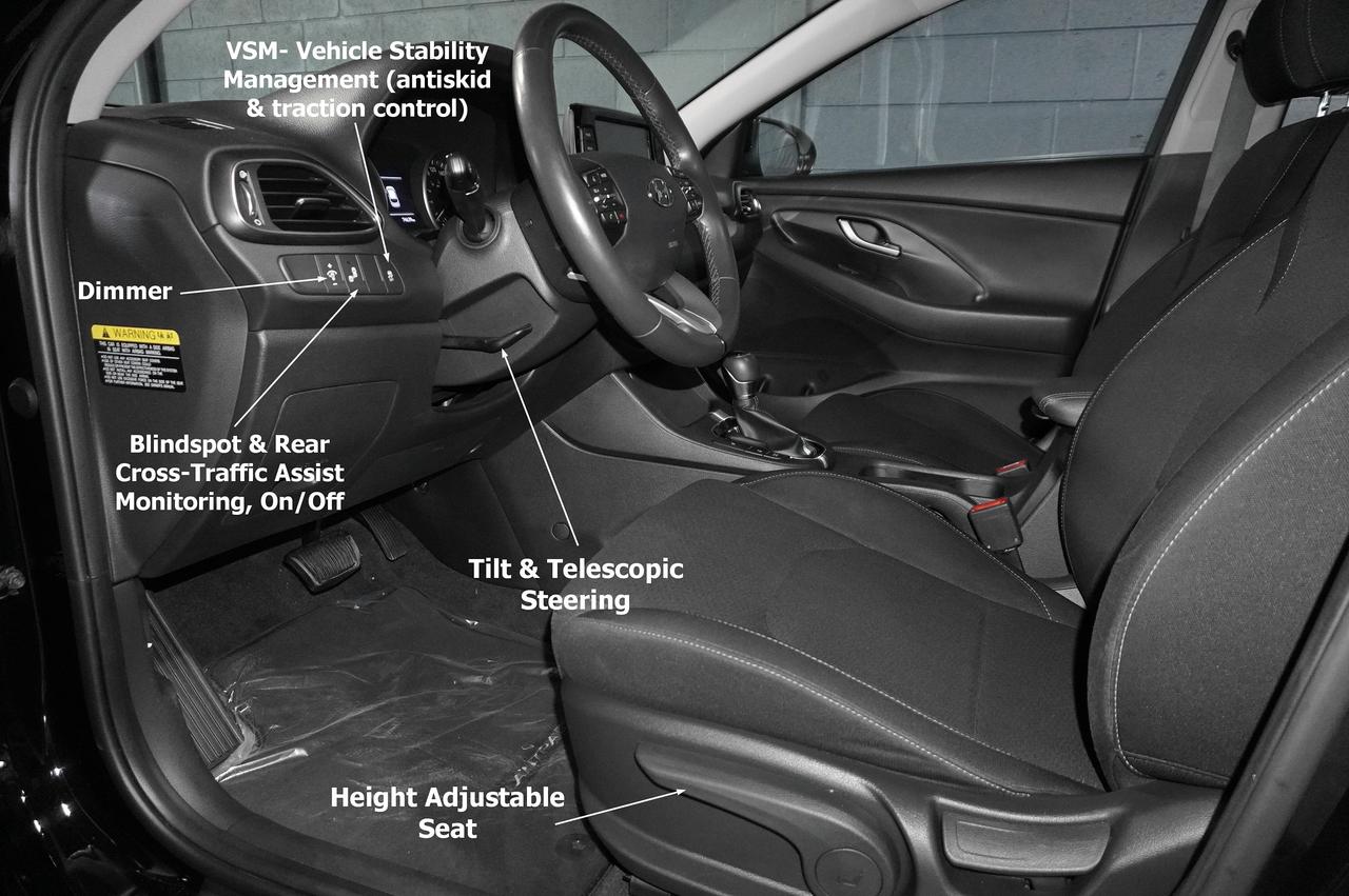 2020 Hyundai Elantra GT Luxury Auto Photo