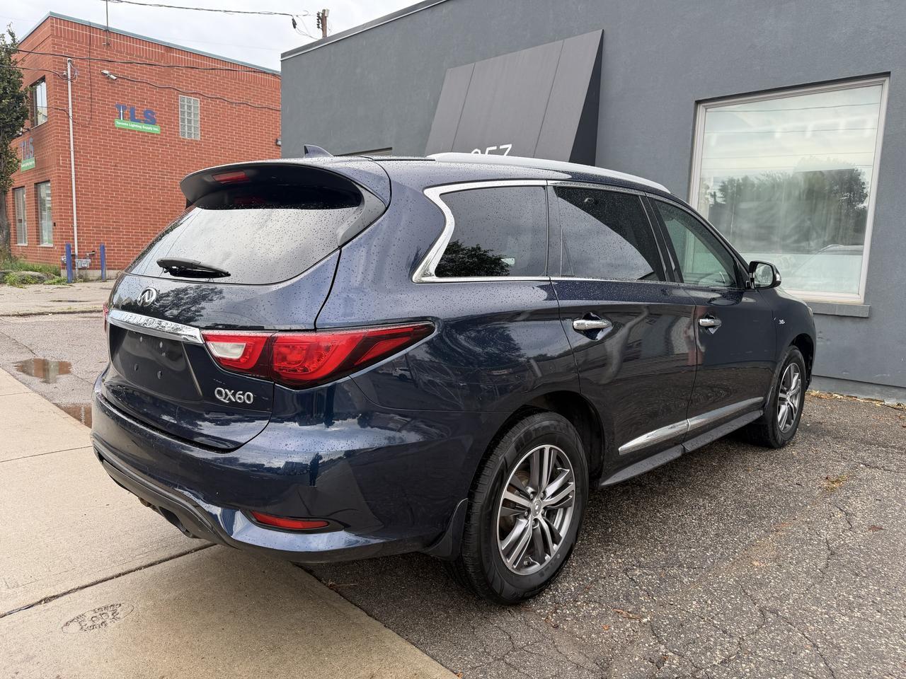 2017 Infiniti QX60 AWD Photo
