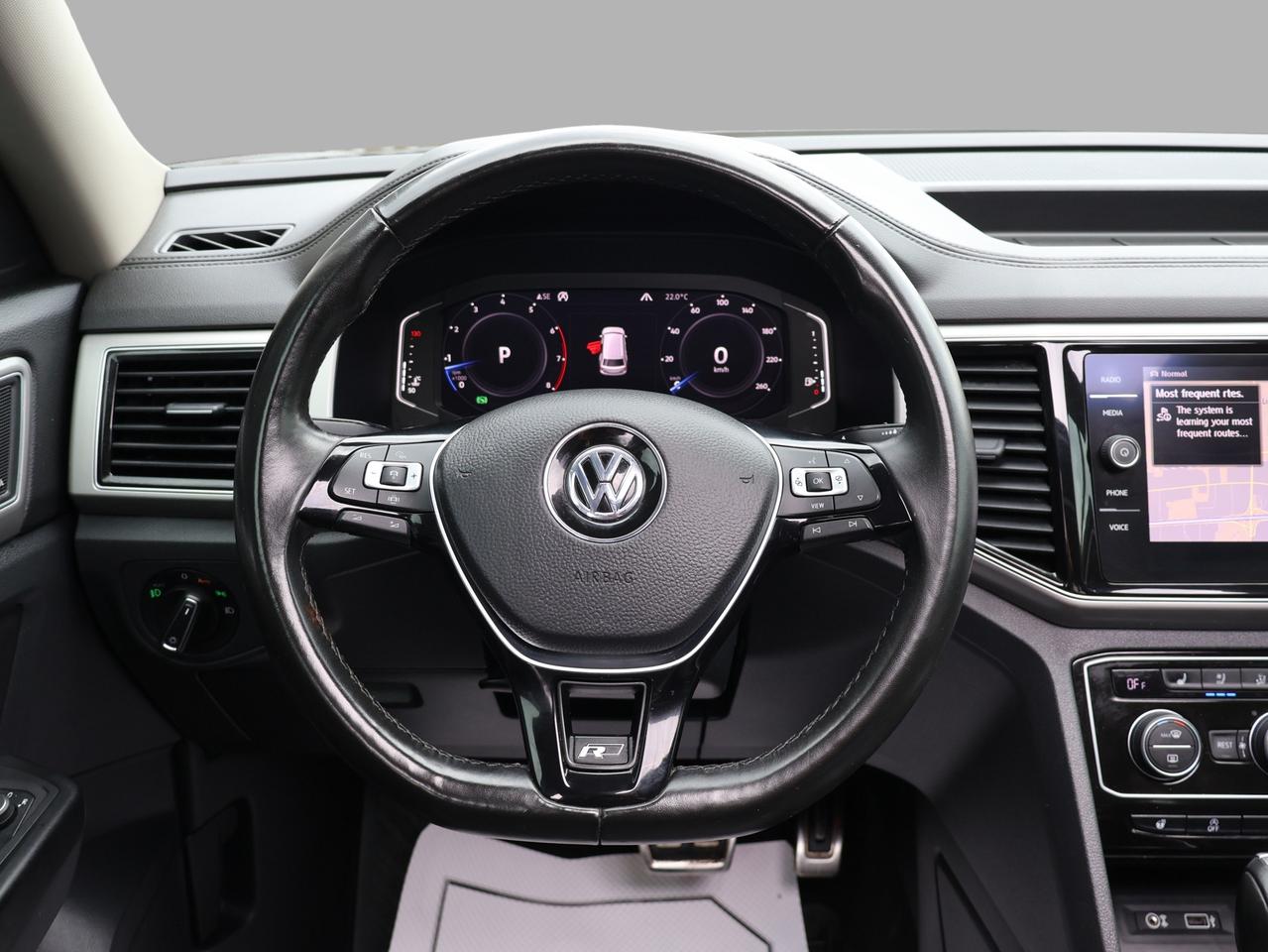 2019 Volkswagen Atlas V6 EXECLINE R-LINR *VW MAINTAIN* CAMERA NAV BLUETOOTH LEATHER HEATED SEATS SUNROOF CRUISE ALLOYS Photo