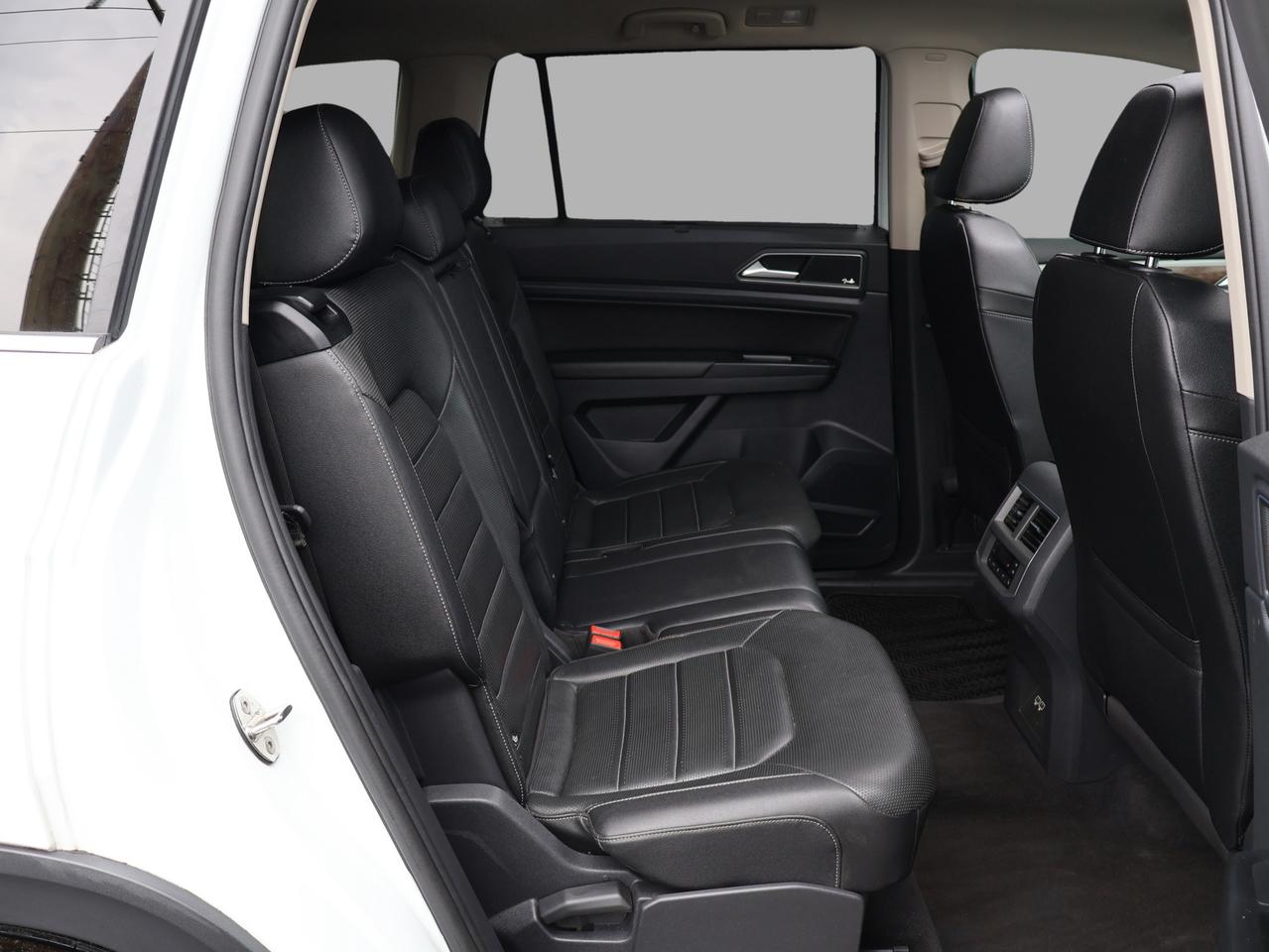 2019 Volkswagen Atlas V6 EXECLINE R-LINR *VW MAINTAIN* CAMERA NAV BLUETOOTH LEATHER HEATED SEATS SUNROOF CRUISE ALLOYS Photo