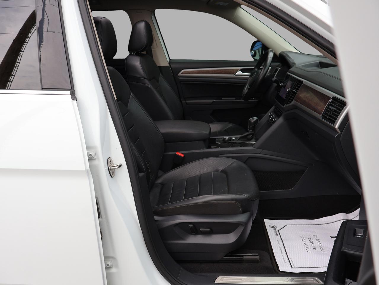 2019 Volkswagen Atlas V6 EXECLINE R-LINR *VW MAINTAIN* CAMERA NAV BLUETOOTH LEATHER HEATED SEATS SUNROOF CRUISE ALLOYS Photo