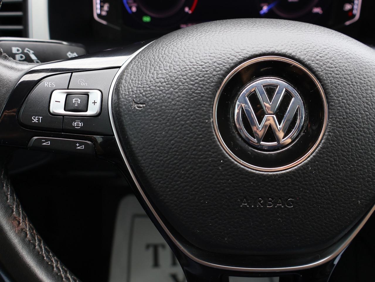 2019 Volkswagen Atlas V6 EXECLINE R-LINR *VW MAINTAIN* CAMERA NAV BLUETOOTH LEATHER HEATED SEATS SUNROOF CRUISE ALLOYS Photo