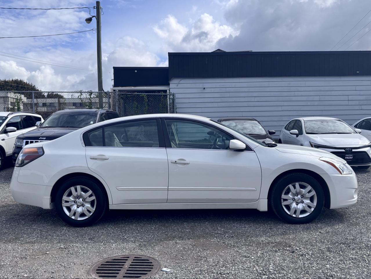 2011 Nissan Altima FINANCING AVAILABLE Photo4