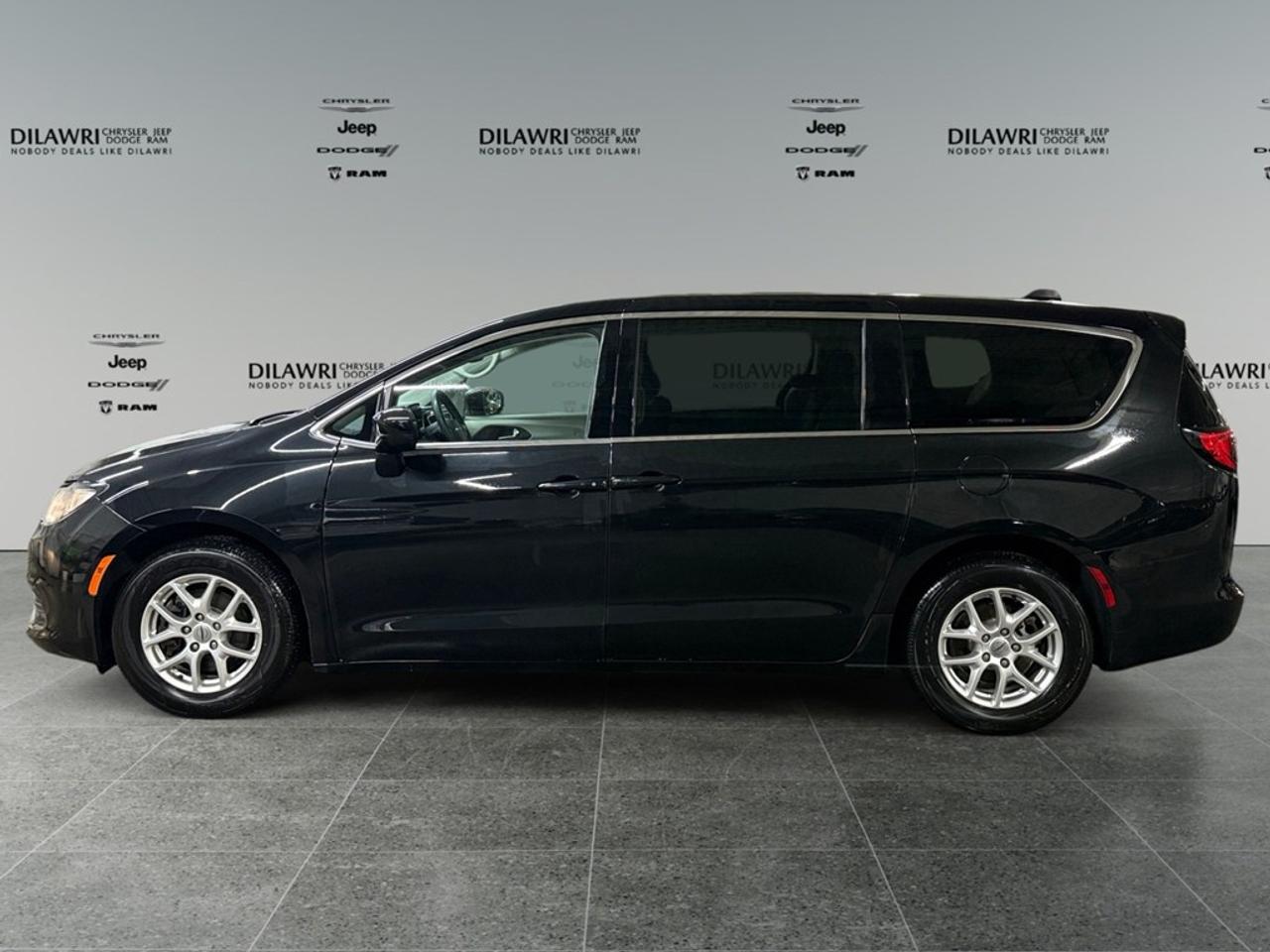 2023 Dodge Grand Caravan SXT 2WD Photo