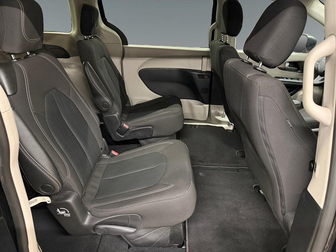 2023 Dodge Grand Caravan SXT 2WD Photo