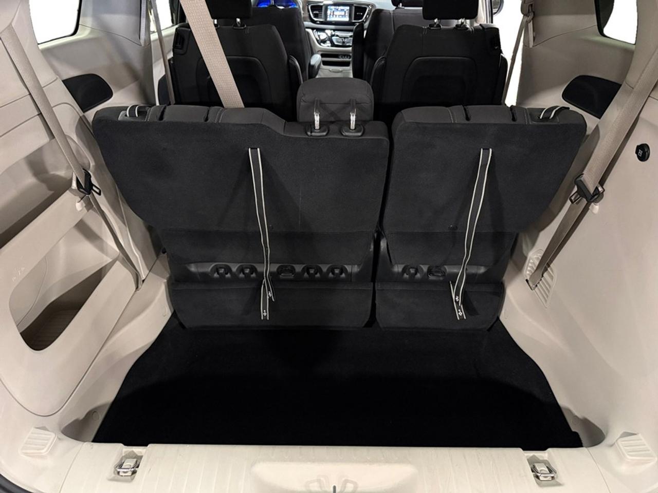 2023 Dodge Grand Caravan SXT 2WD Photo