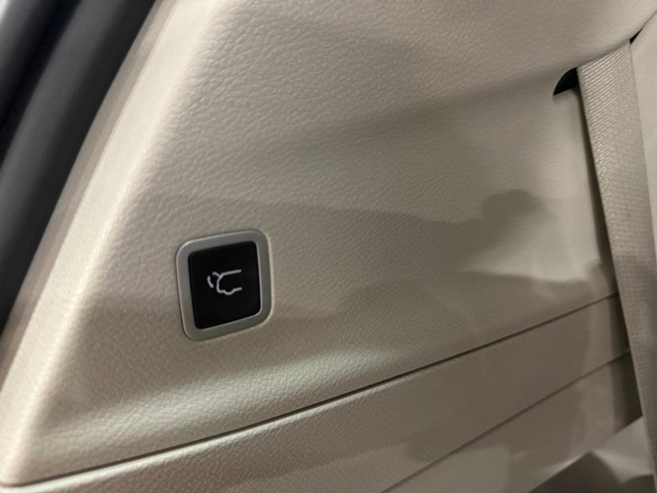 2023 Dodge Grand Caravan SXT 2WD Photo
