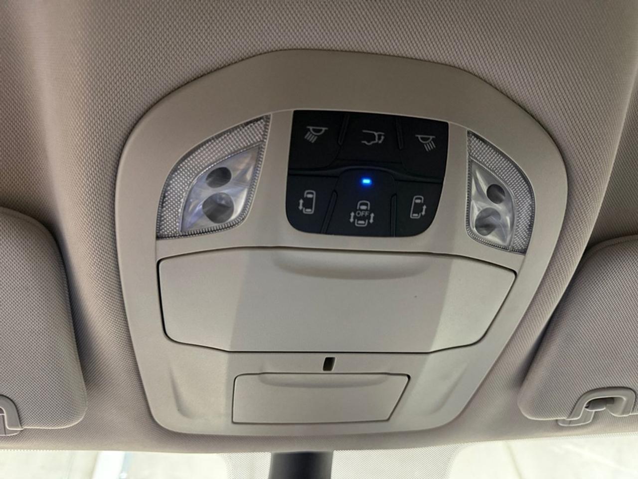 2023 Dodge Grand Caravan SXT 2WD Photo