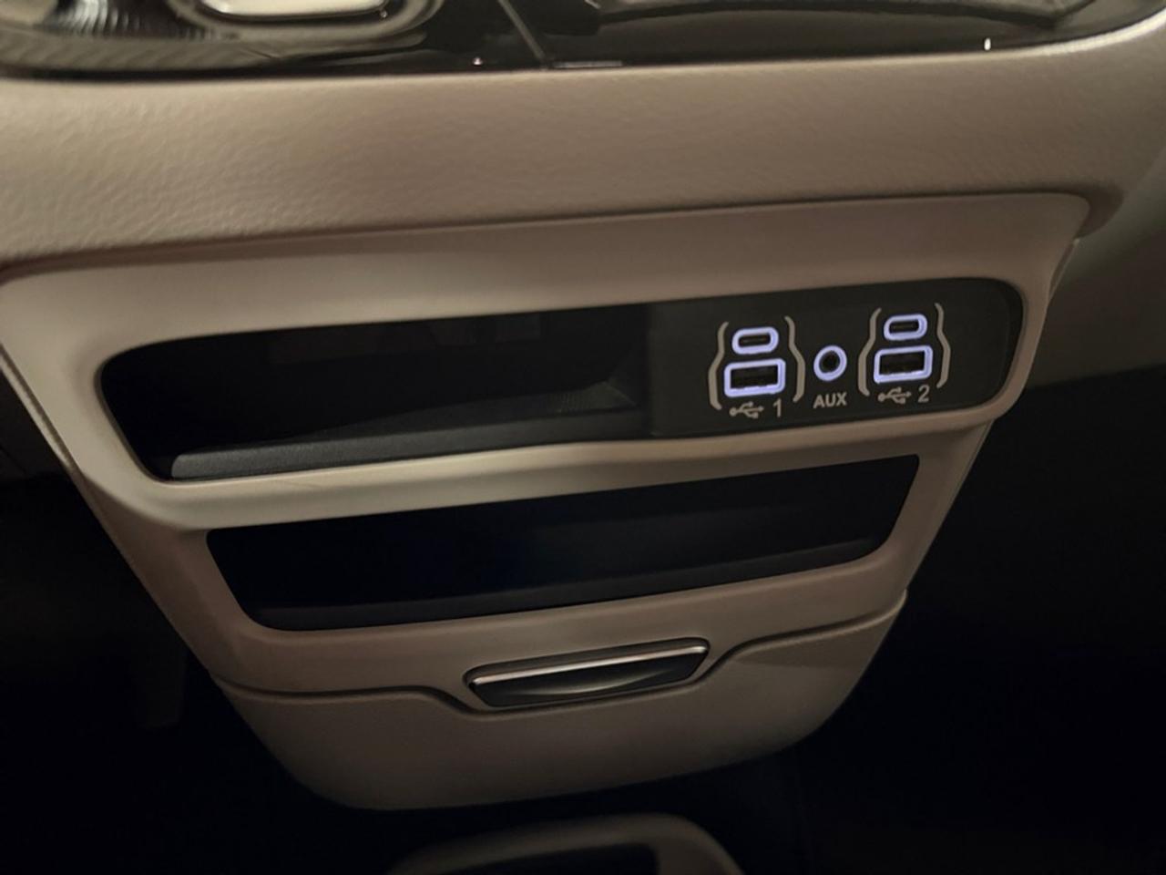 2023 Dodge Grand Caravan SXT 2WD Photo