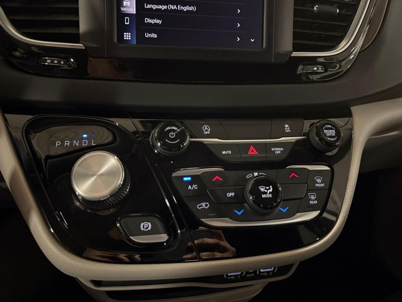 2023 Dodge Grand Caravan SXT 2WD Photo