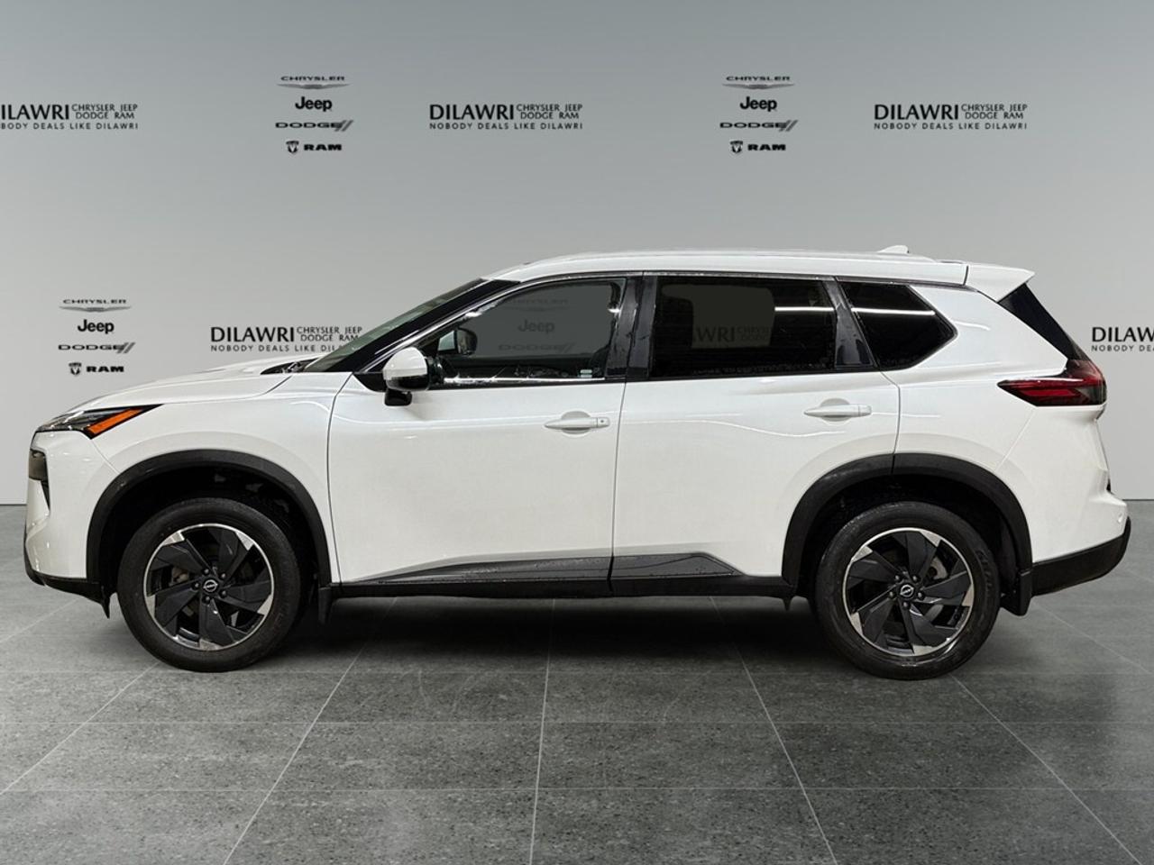 2024 Nissan Rogue AWD SV Moonroof Photo1