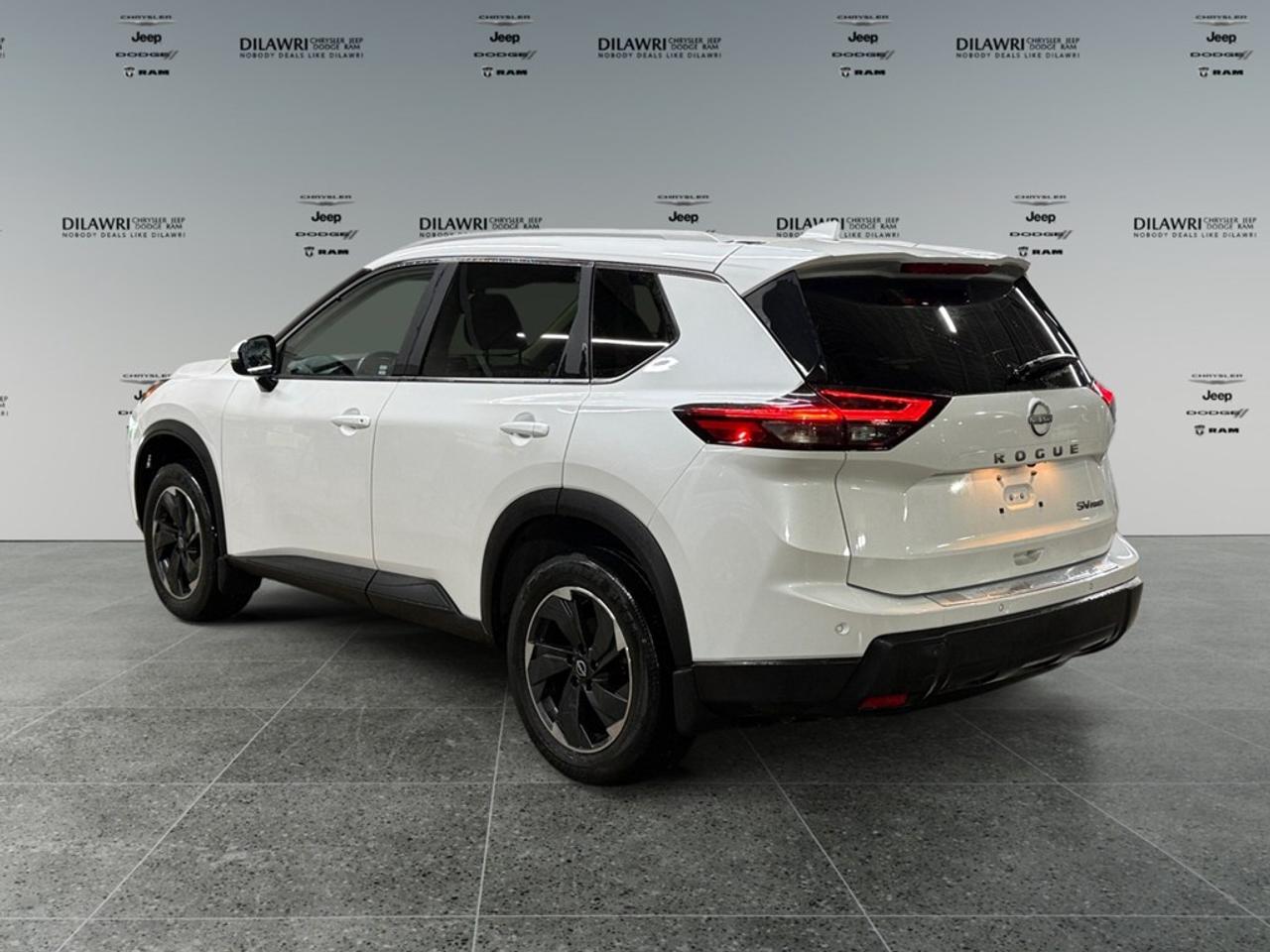 2024 Nissan Rogue AWD SV Moonroof Photo
