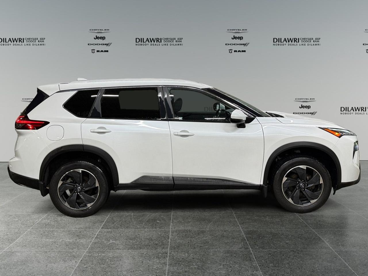 2024 Nissan Rogue AWD SV Moonroof Photo