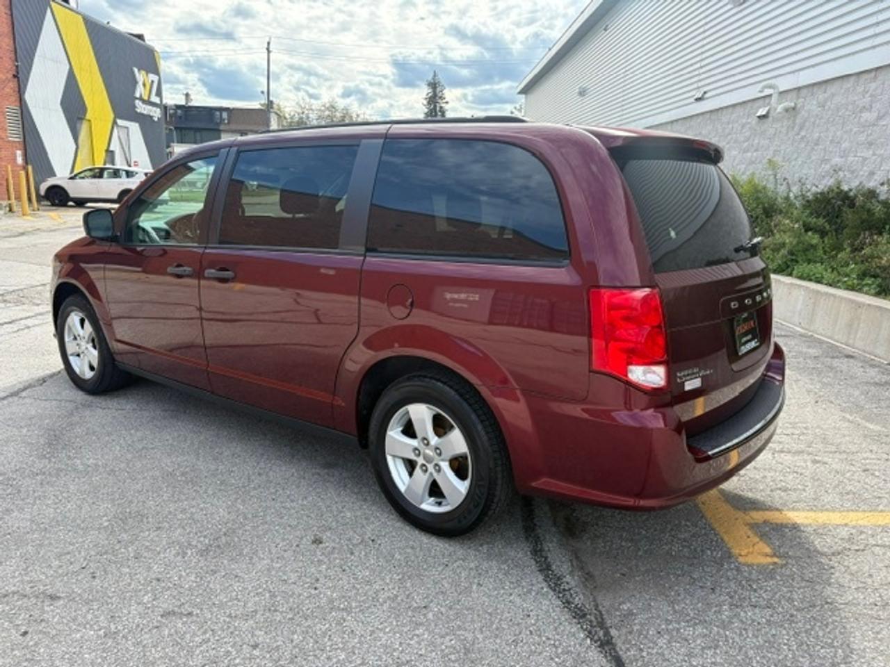 2018 Dodge Grand Caravan ONLY 40,000KM-1 OWNER-2 SETS OF WHEELS-NEW BRAKES-CERTIFIED Photo
