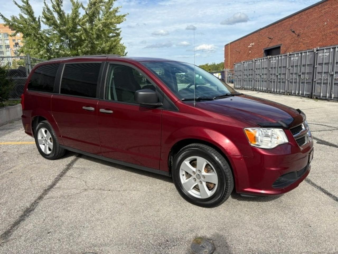 2018 Dodge Grand Caravan ONLY 40,000KM-1 OWNER-2 SETS OF WHEELS-NEW BRAKES-CERTIFIED Photo
