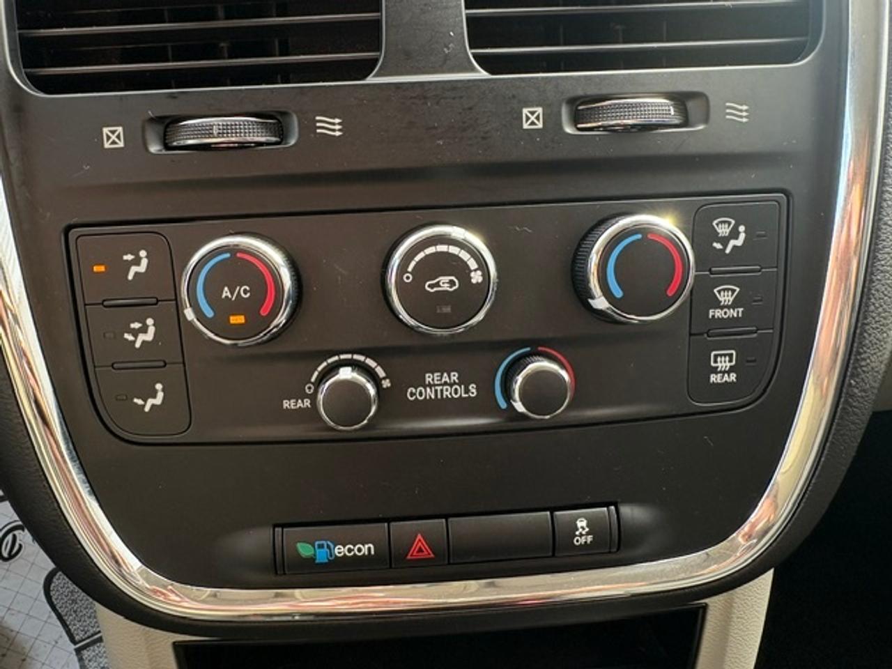 2018 Dodge Grand Caravan ONLY 40,000KM-1 OWNER-2 SETS OF WHEELS-NEW BRAKES-CERTIFIED Photo