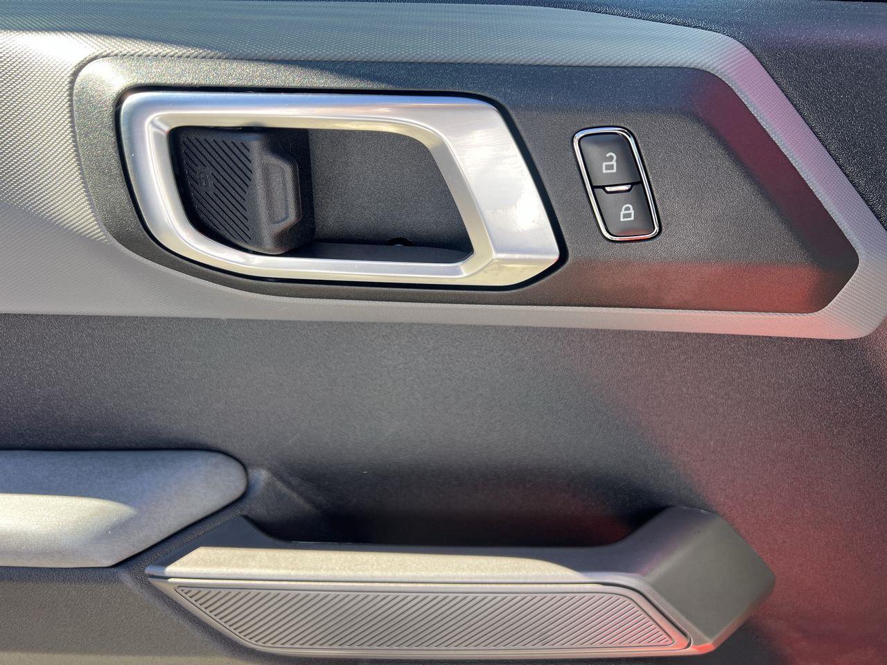 2022 Ford Bronco Black Diamond 4x4, SIRIUS XM, REVERSE CAMERA, NAV, CRUISE CONTROL, BLUETOOTH!! Photo