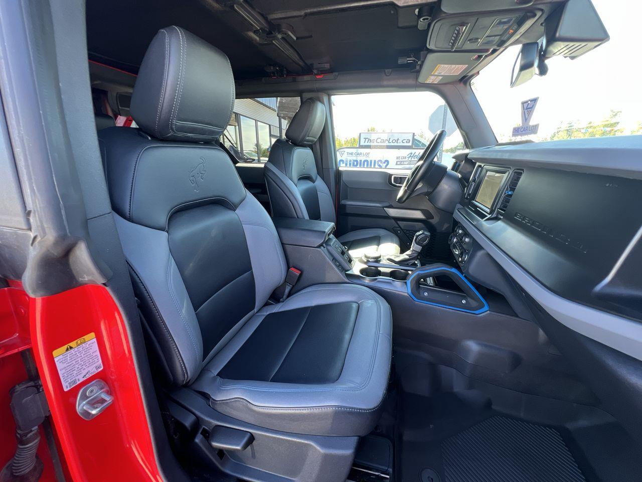 2022 Ford Bronco Black Diamond 4x4, SIRIUS XM, REVERSE CAMERA, NAV, CRUISE CONTROL, BLUETOOTH!! Photo