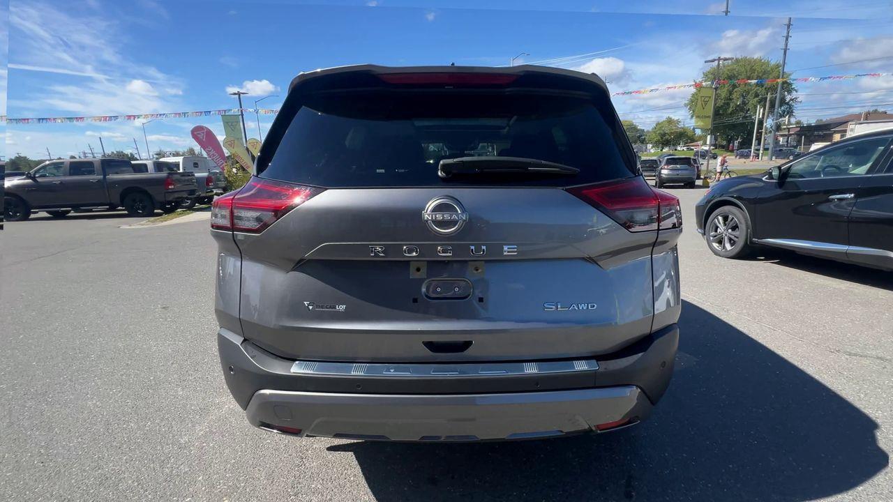 2023 Nissan Rogue SL AWD, MOONROOF, POWER LIFTGATE, LEATHER HEATED SEATS, NAV, BLIND SPOT SENSOR!! Photo