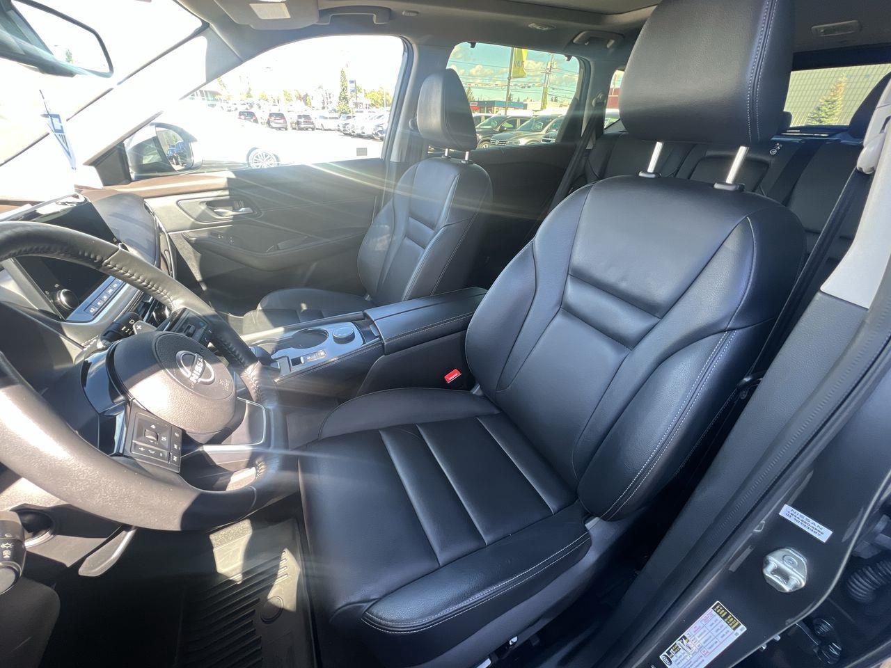 2023 Nissan Rogue SL AWD, MOONROOF, POWER LIFTGATE, LEATHER HEATED SEATS, NAV, BLIND SPOT SENSOR!! Photo