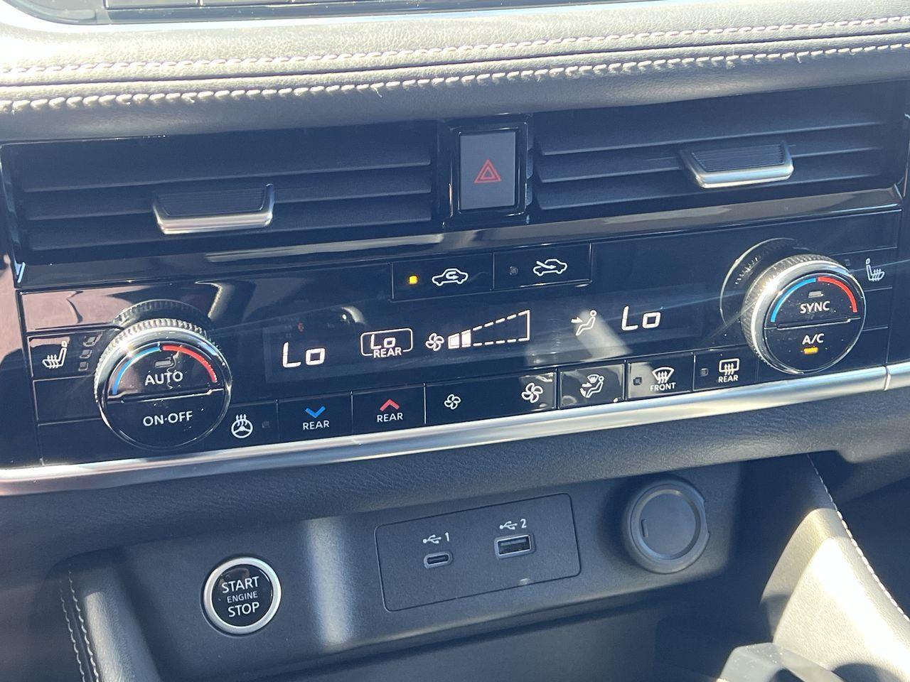 2023 Nissan Rogue SL AWD, MOONROOF, POWER LIFTGATE, LEATHER HEATED SEATS, NAV, BLIND SPOT SENSOR!! Photo