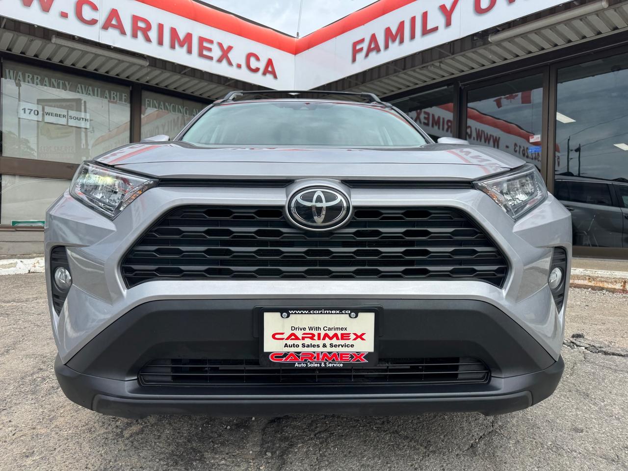 2019 Toyota RAV4 XLE AWD | Leather | Sunroof | BSM | TSS | Apple Car Play | Android Auto Photo
