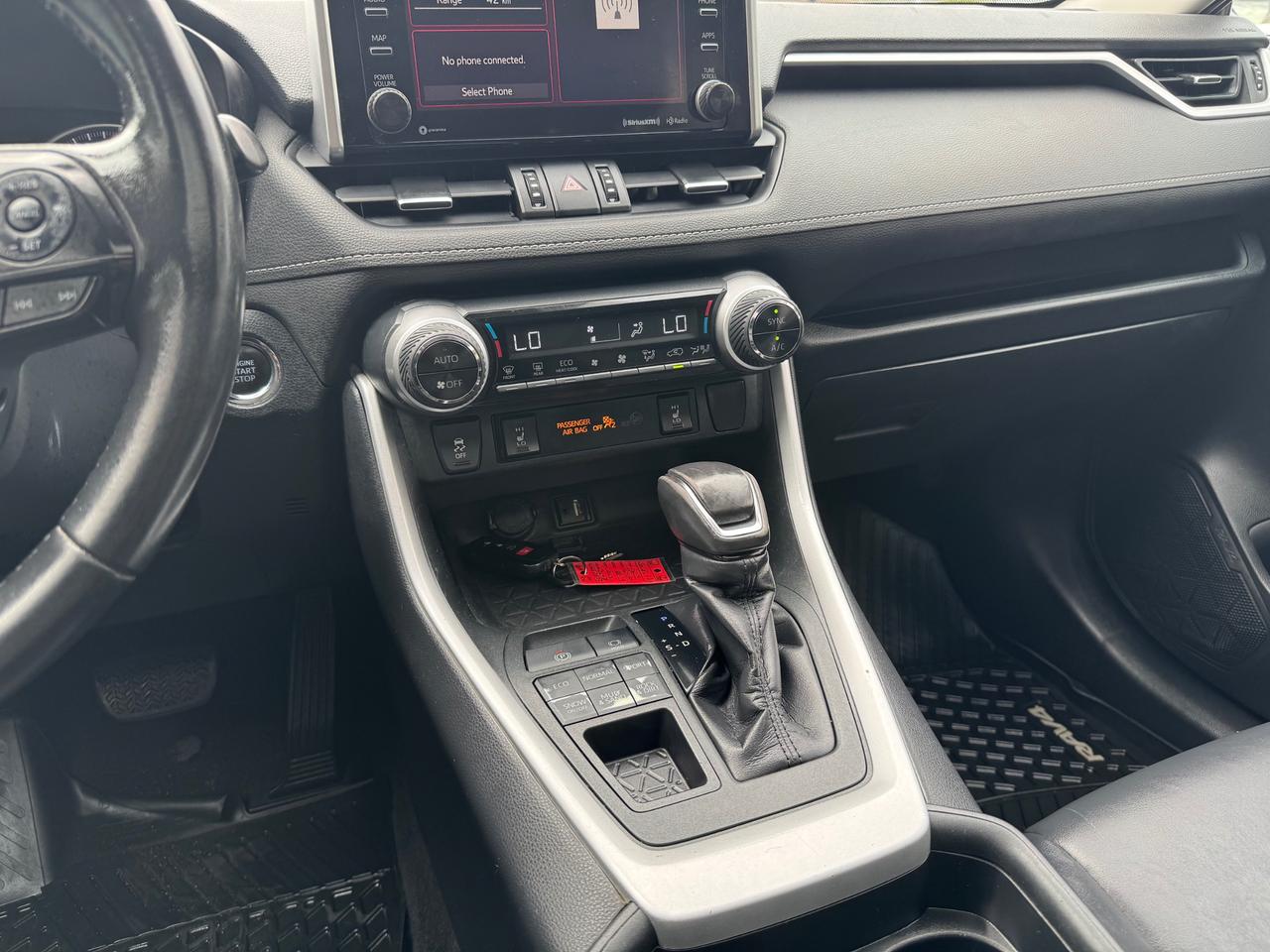 2019 Toyota RAV4 XLE AWD | Leather | Sunroof | BSM | TSS | Apple Car Play | Android Auto Photo
