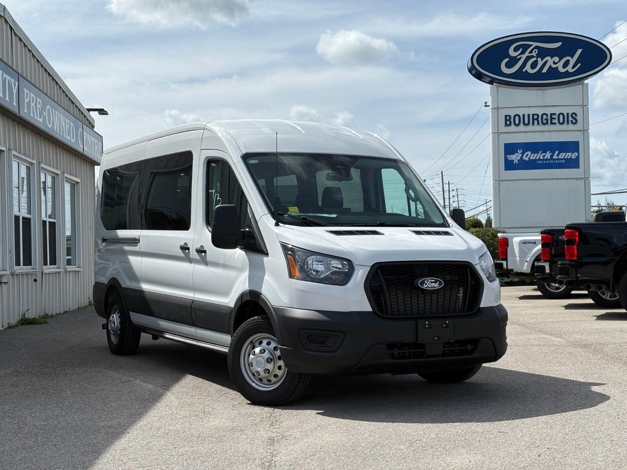 2026 Ford Transit Passenger Wagon Photo0